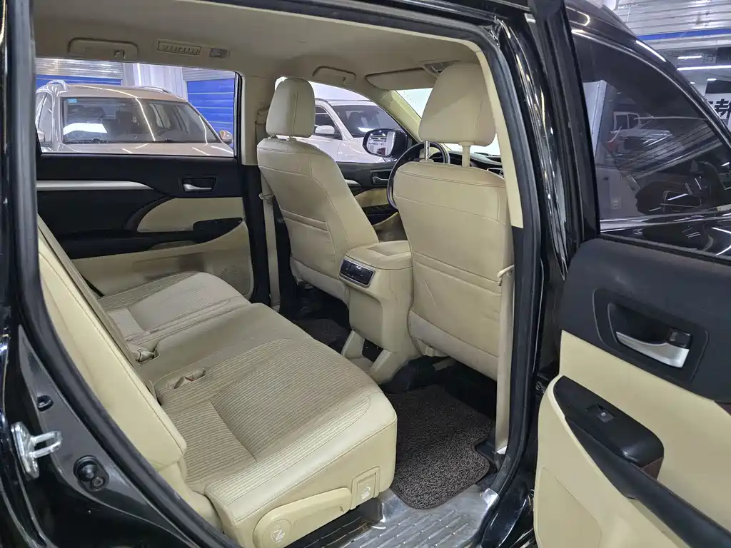 Toyota Highlander 2015 3.5L Elite 7 мест