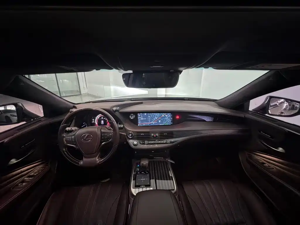 Lexus LS — миниатюра 5