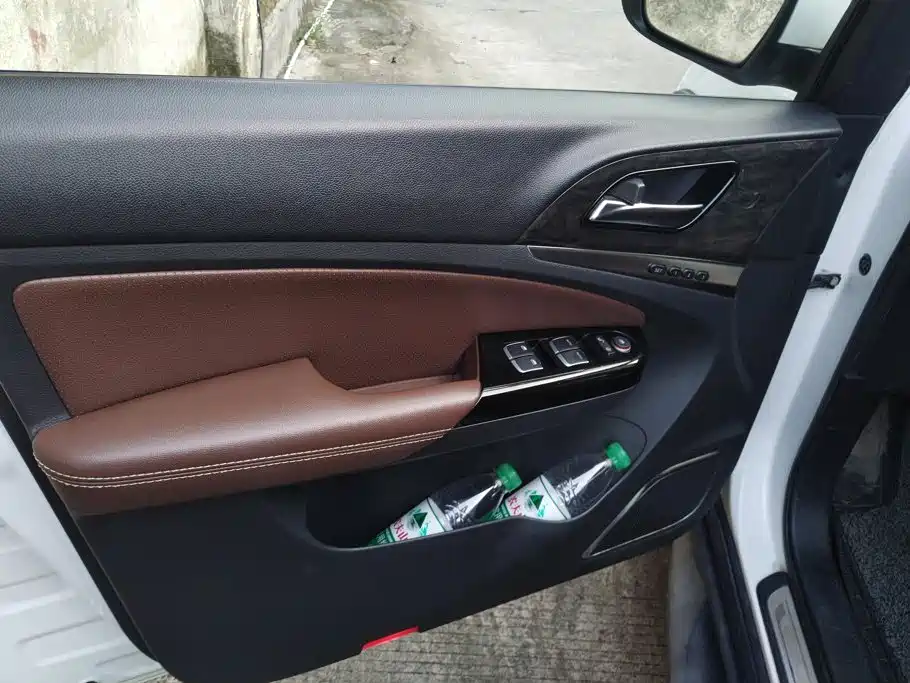BYD Tang New Energy — миниатюра 7