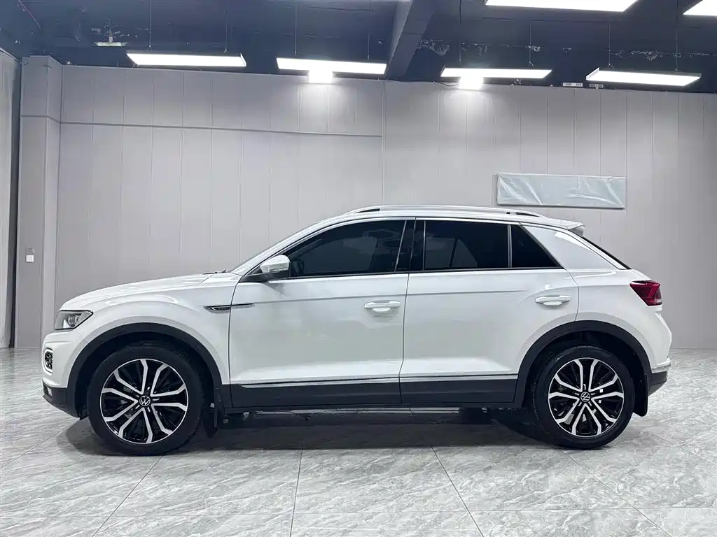 Volkswagen T-Roc 2022 280TSI DSG PLUS