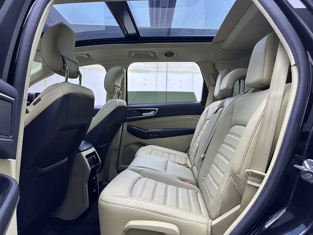 Ford Edge — миниатюра 9