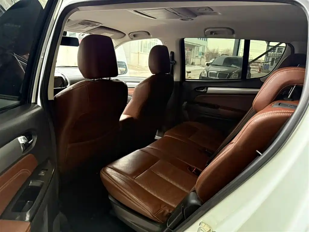 ISUZU MU X SHEPHERD RANGER