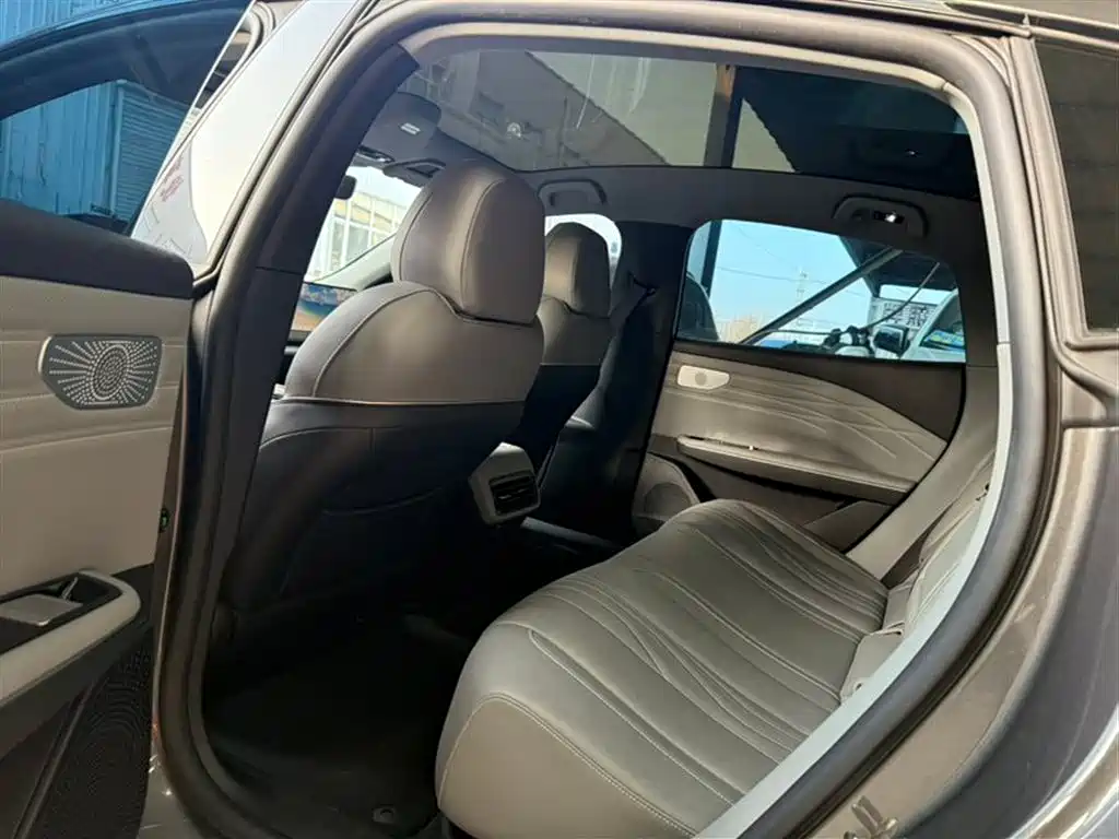 GEELY GALAXY GALAXY E8