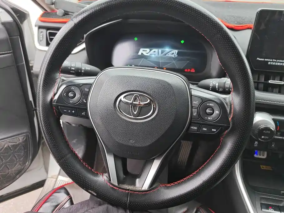 Toyota RAV4 — миниатюра 15