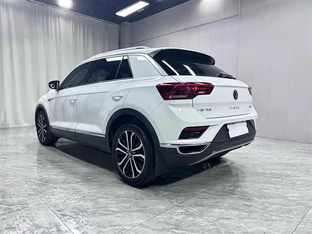 Volkswagen T-Roc 2022 280TSI DSG PLUS