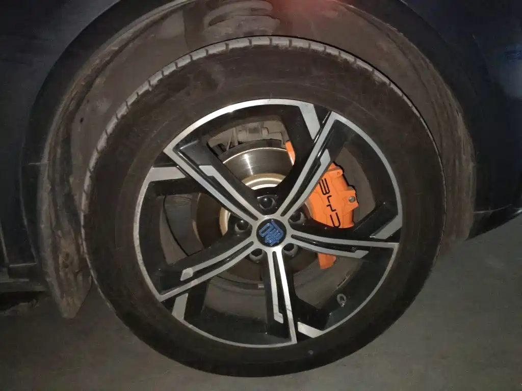 BYD Tang New Energy — миниатюра 8