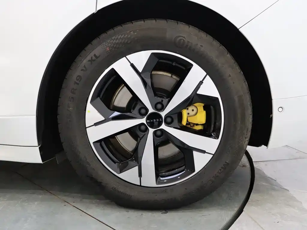 ZEEKR EXTREME KRYPTON 001