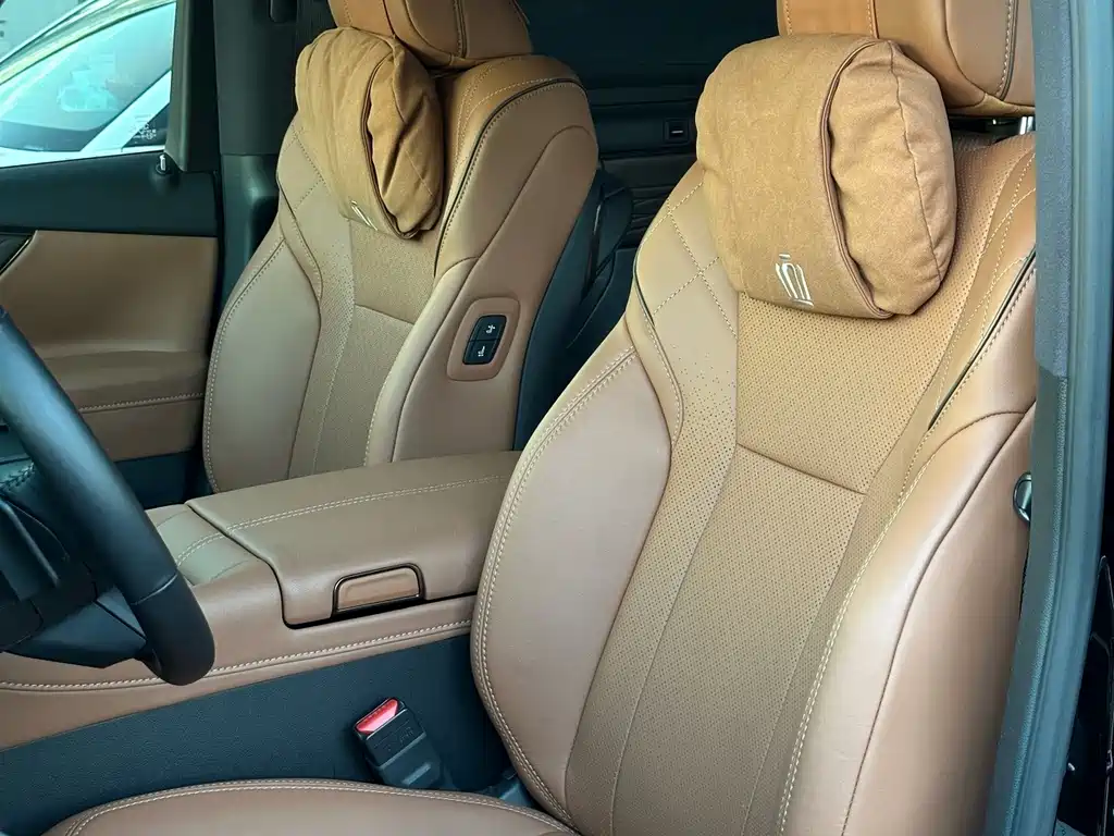 Toyota Vellfire — миниатюра 10