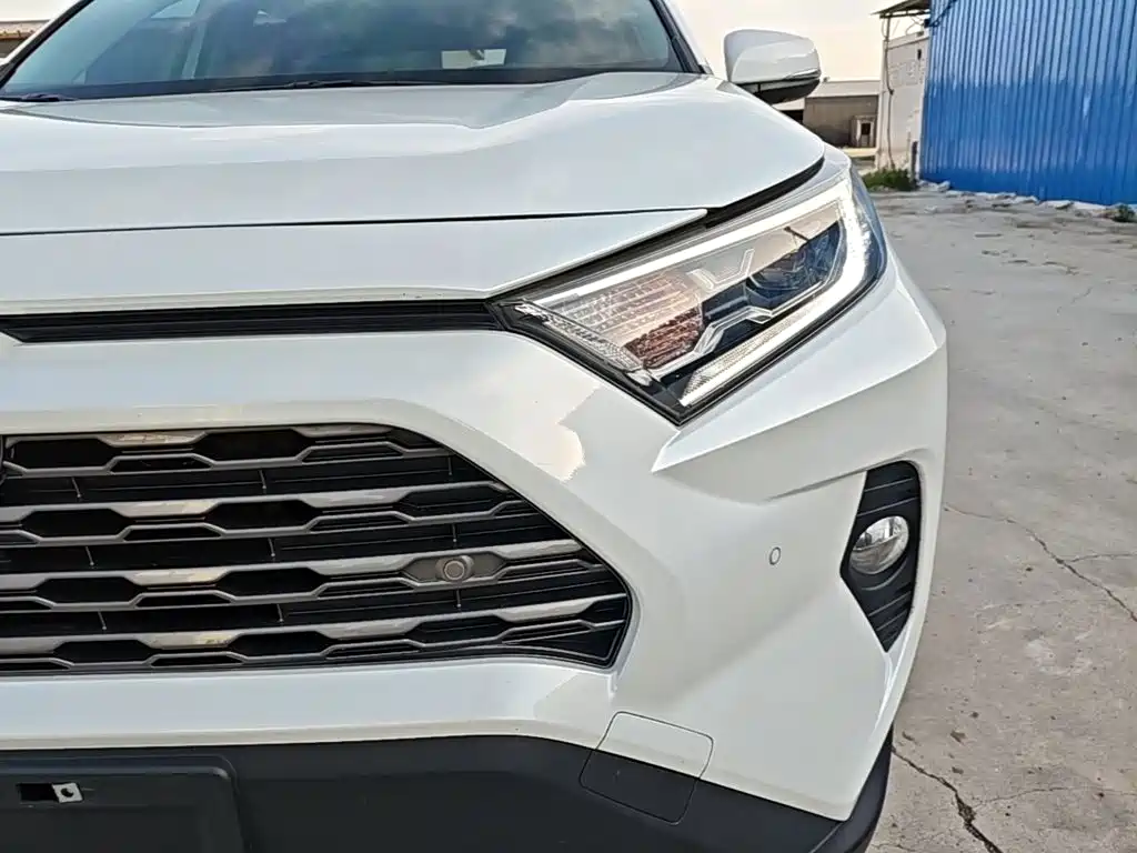 Toyota RAV4 — миниатюра 18