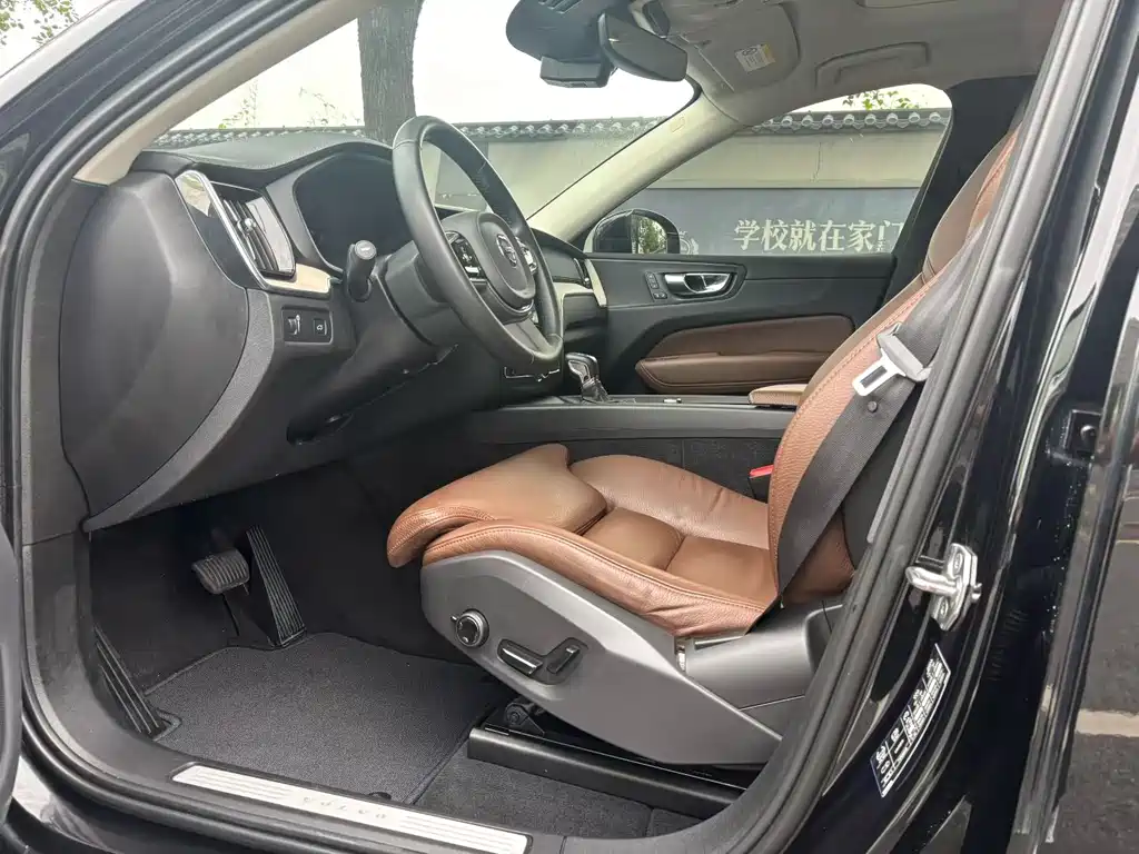 Volvo XC60 2021 T5 Luxury