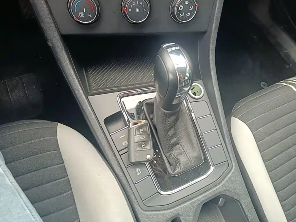 Volkswagen Bora — миниатюра 12