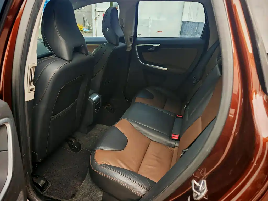 Volvo XC60 — миниатюра 11