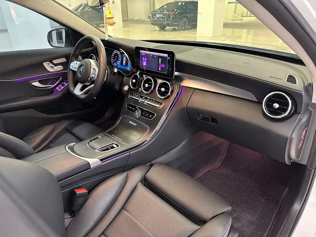 Mercedes-Benz C-Class — миниатюра 6