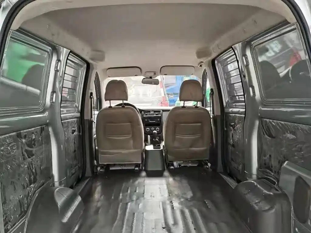 Wuling Rongguang V — миниатюра 8