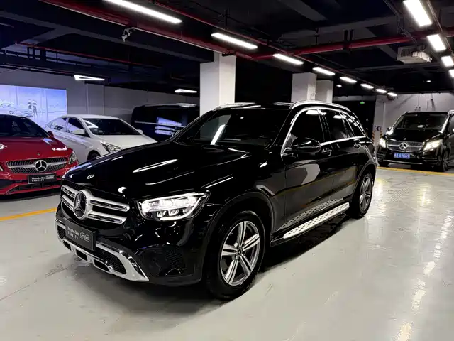MERCEDES-BENZ GLC