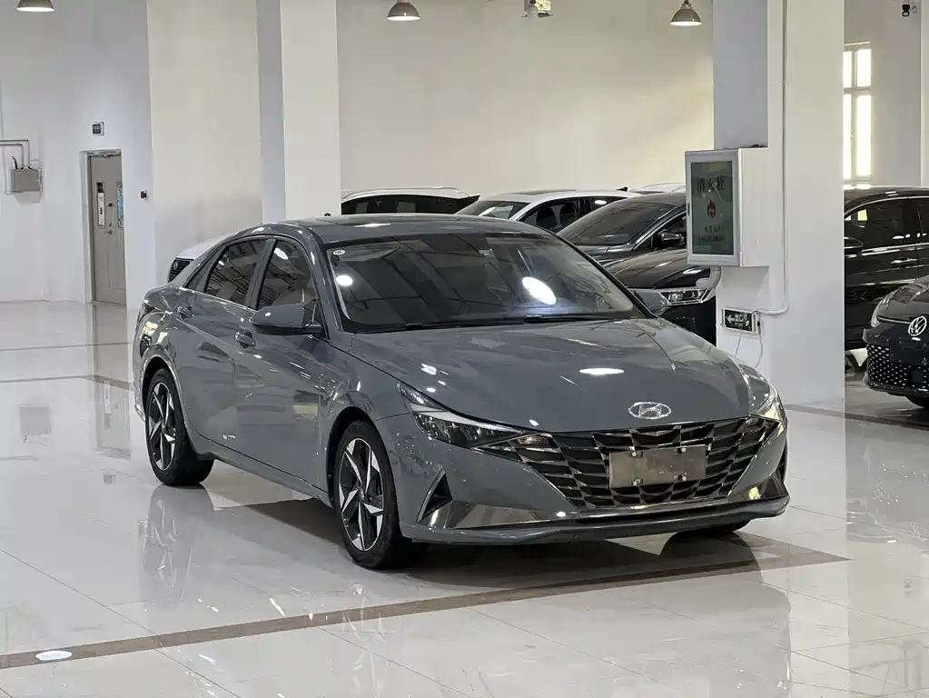 HYUNDAI ELANTRA