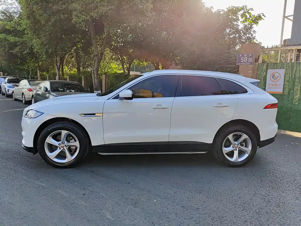 Jaguar F-Pace 2020 2.0T Premium