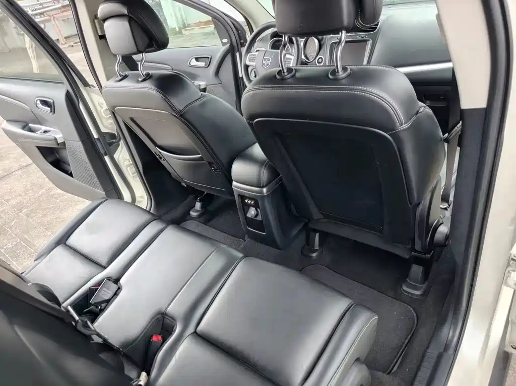 Dodge Journey — миниатюра 8