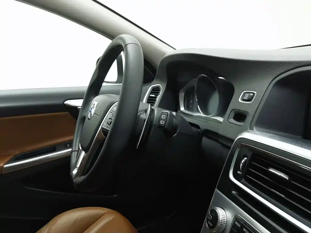 Volvo V60 — миниатюра 22