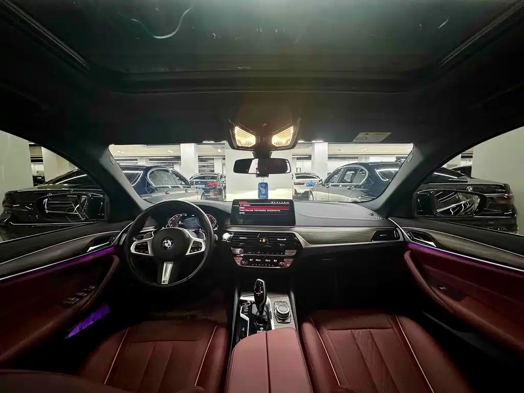 BMW 5 Series — миниатюра 8