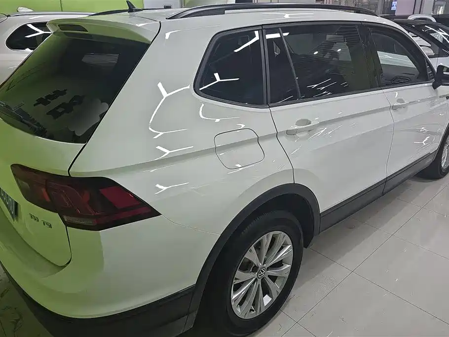 Volkswagen Tiguan L L 2017 330TSI AT