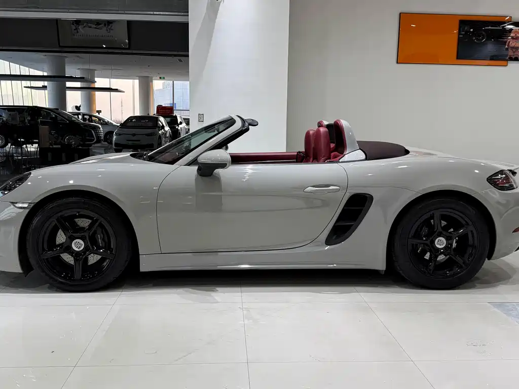 PORSCHE 718