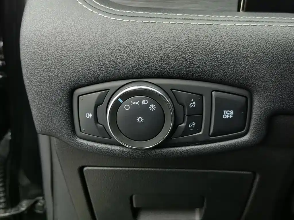 Ford Edge — миниатюра 21
