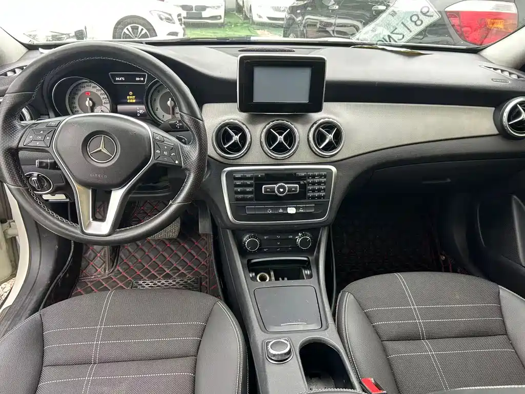 Mercedes-Benz GLA (Import) — миниатюра 4