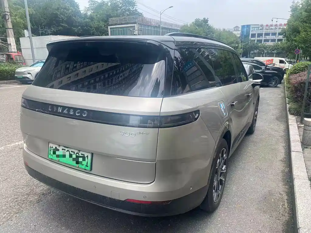 Lynk & Co 900 2025 2.0T Ultra 6 мест