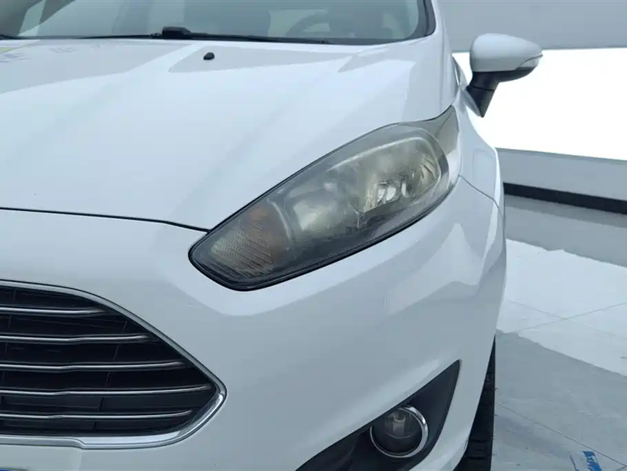 Ford Fiesta Hatchback 1.5L Auto Fashion Type, фото 5