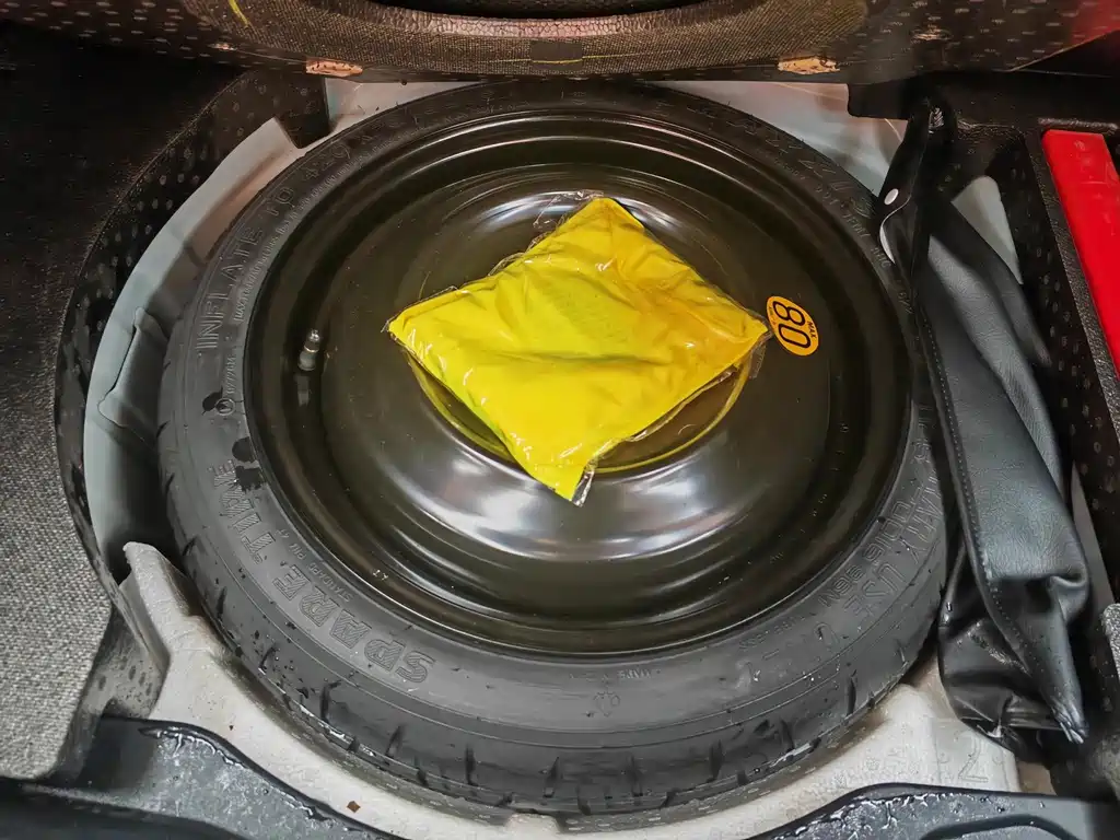 TOYOTA YARIS L ZHIXUAN