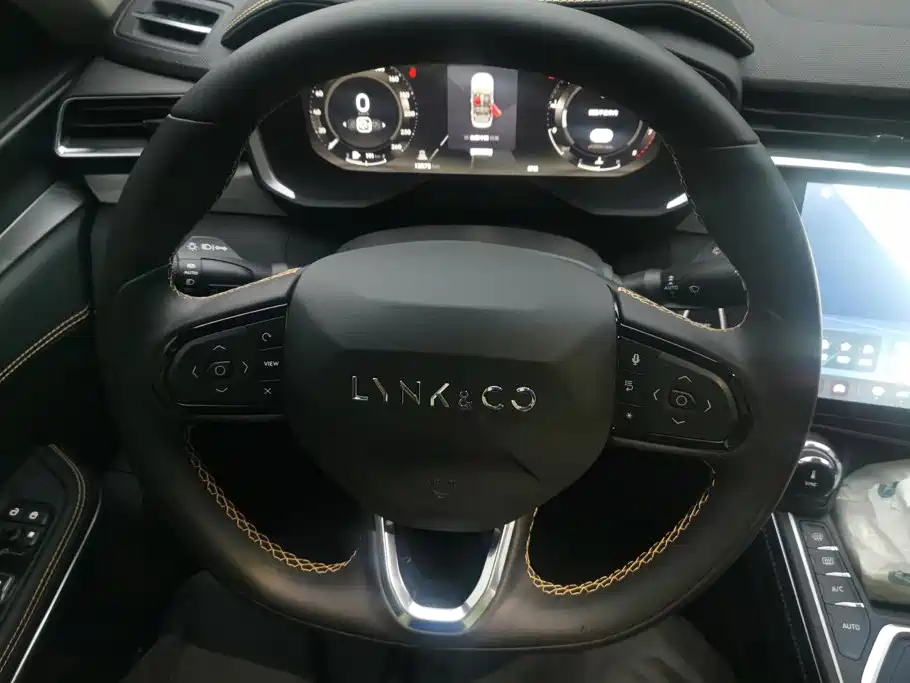Lynk & Co 01 — миниатюра 15