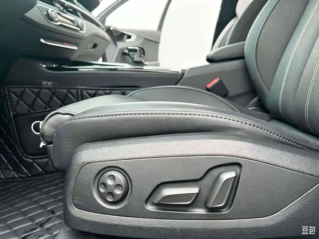 Audi A4L — миниатюра 6