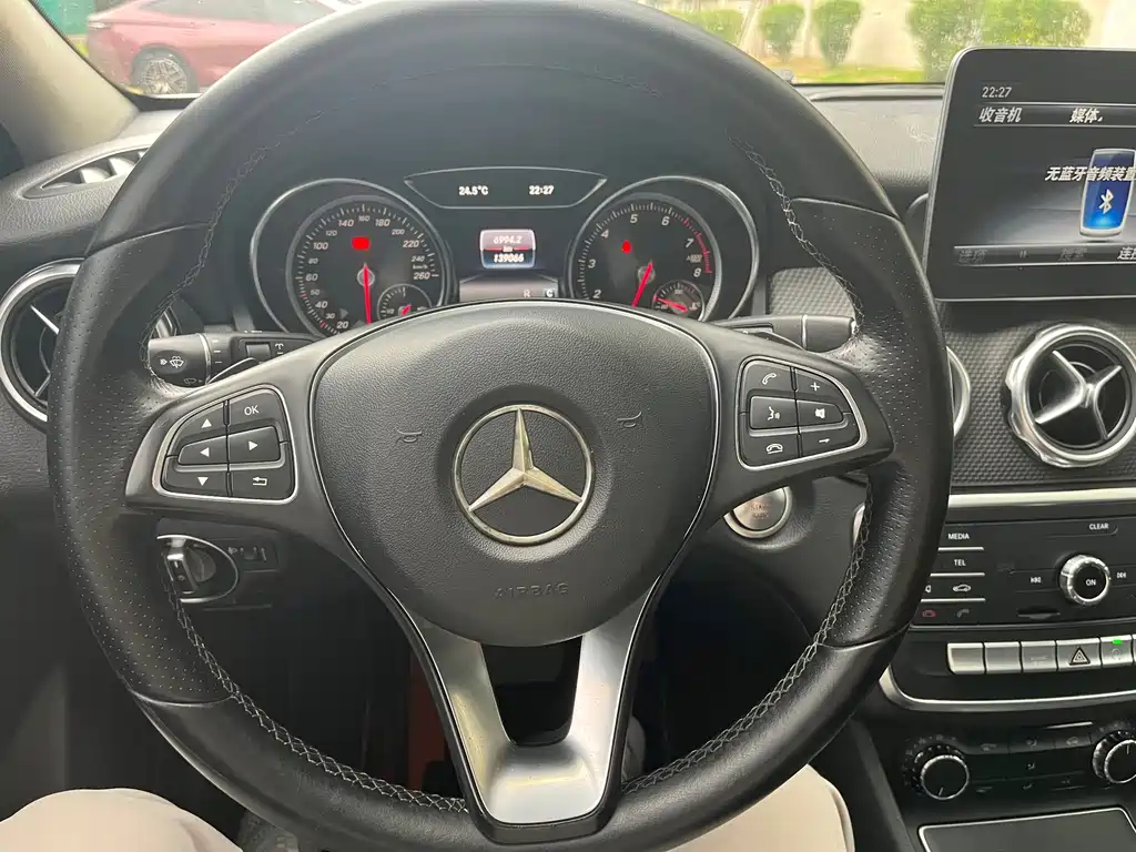 Mercedes-Benz GLA — миниатюра 14
