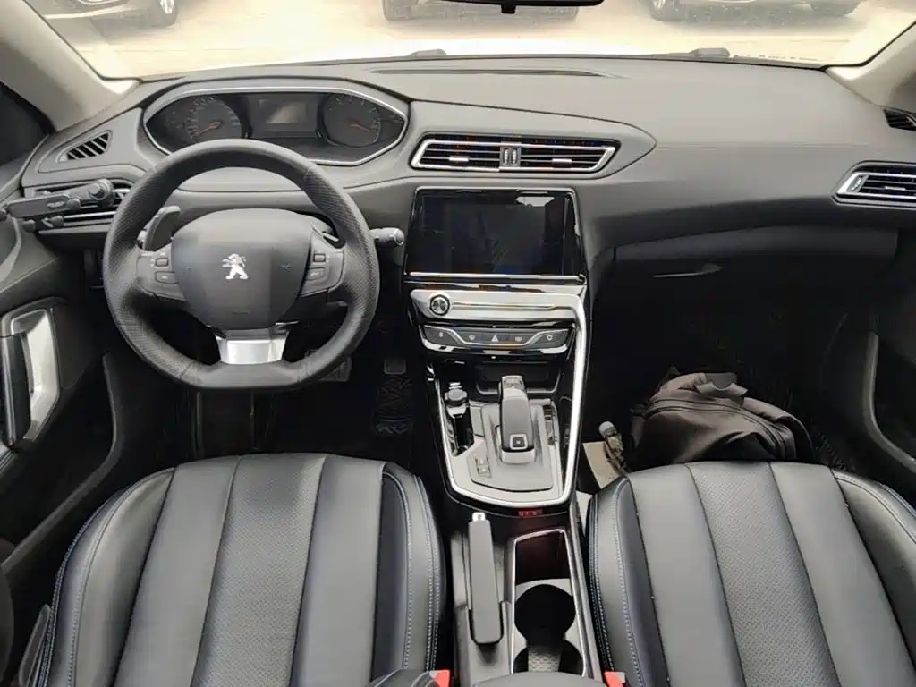 Peugeot 308 — миниатюра 10