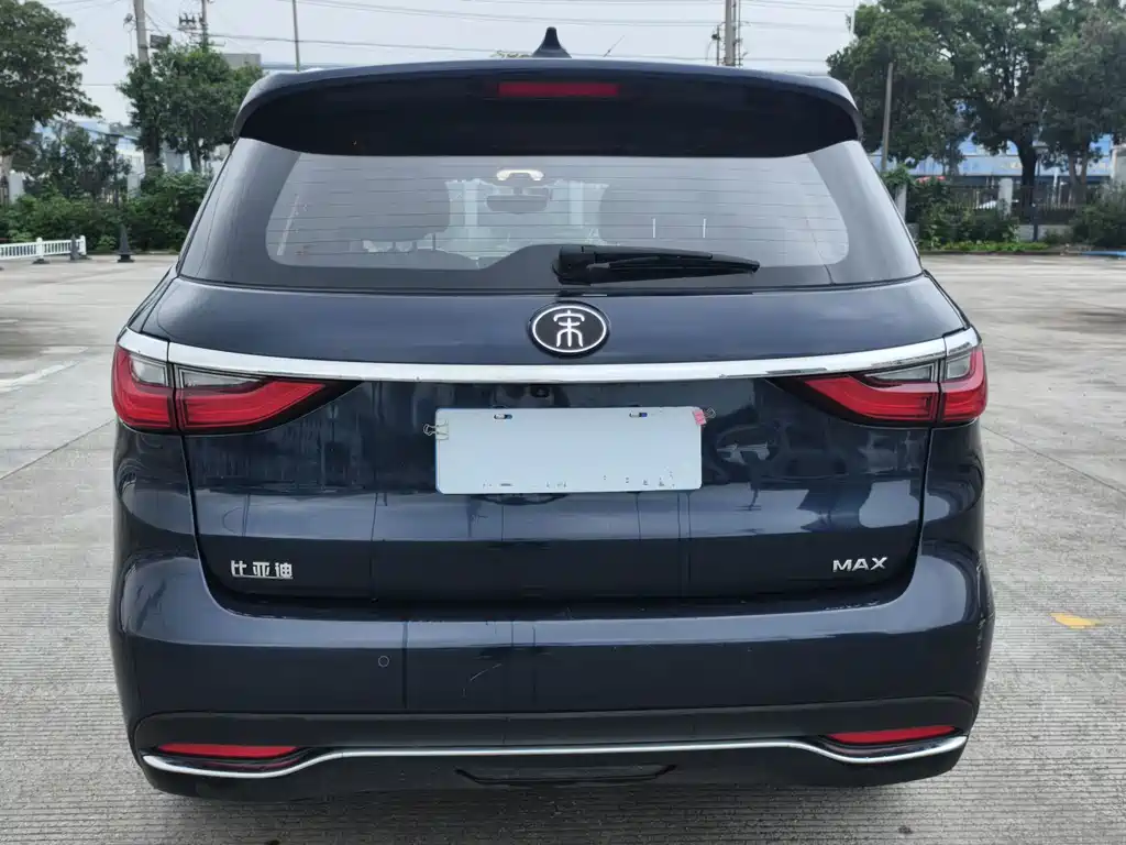 BYD MAX — миниатюра 4
