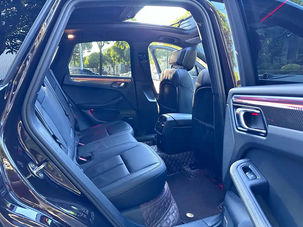 Porsche Macan — миниатюра 6