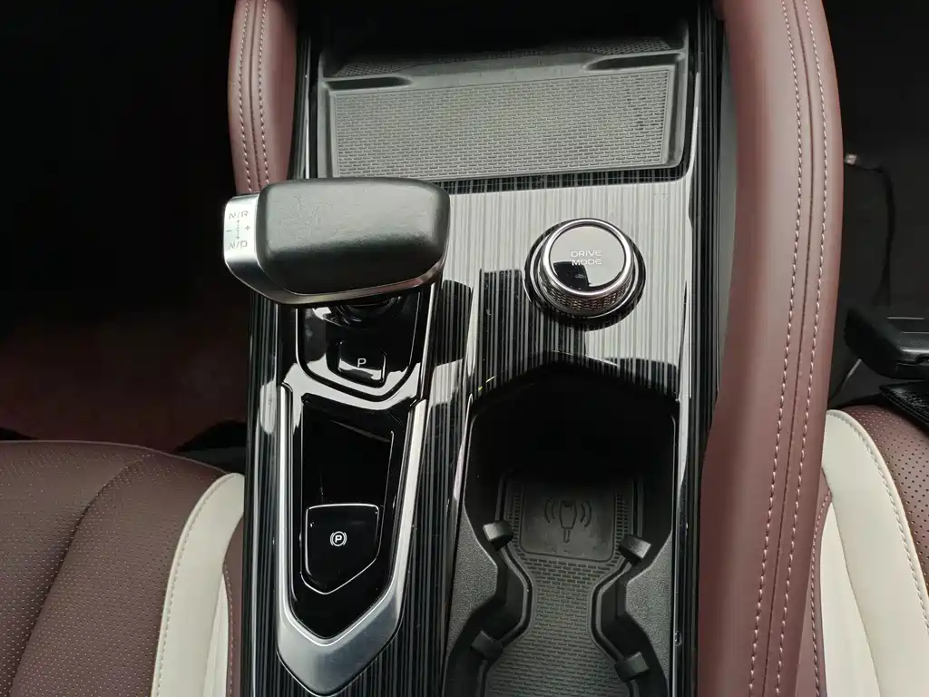 Geely Xingyue L — миниатюра 11