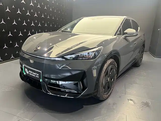 VOLKSWAGEN WITH THE CROWD 06 2025