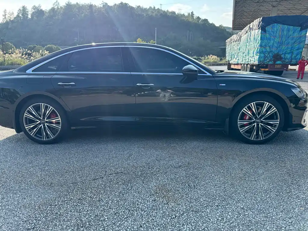 Audi A6L — миниатюра 12