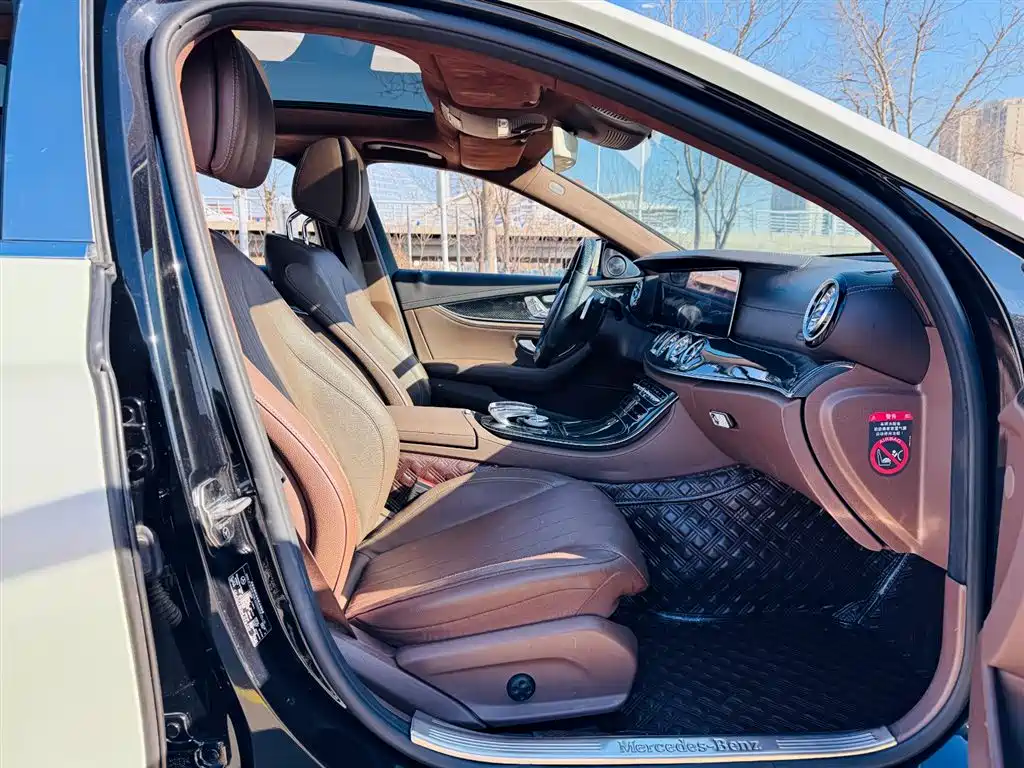 MERCEDES-BENZ E CLASS