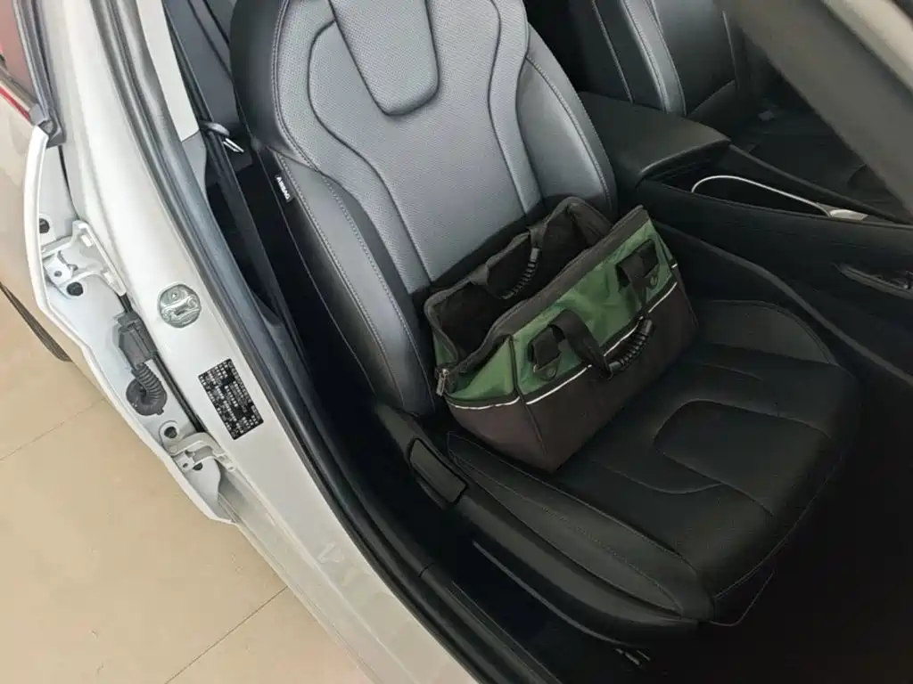 Hyundai Elantra — миниатюра 25