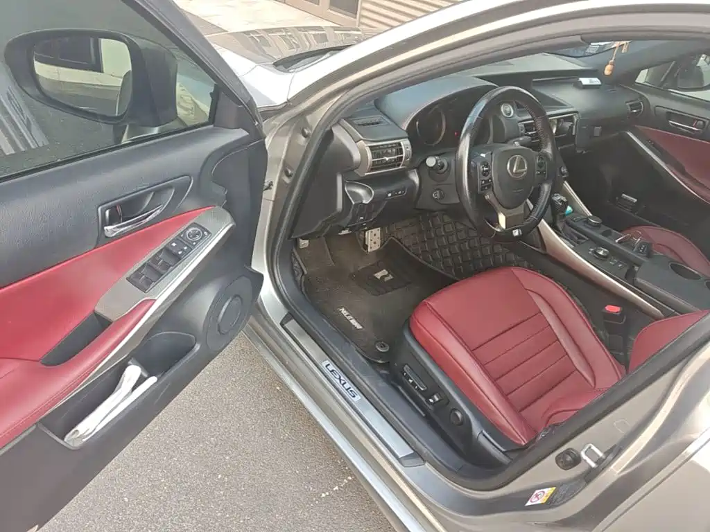 Lexus IS — миниатюра 16