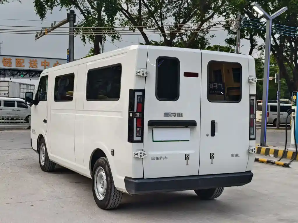 SRM Xinyuan E3L — миниатюра 7
