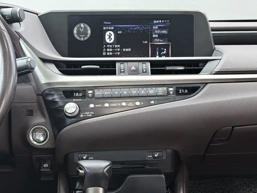Lexus ES — миниатюра 14