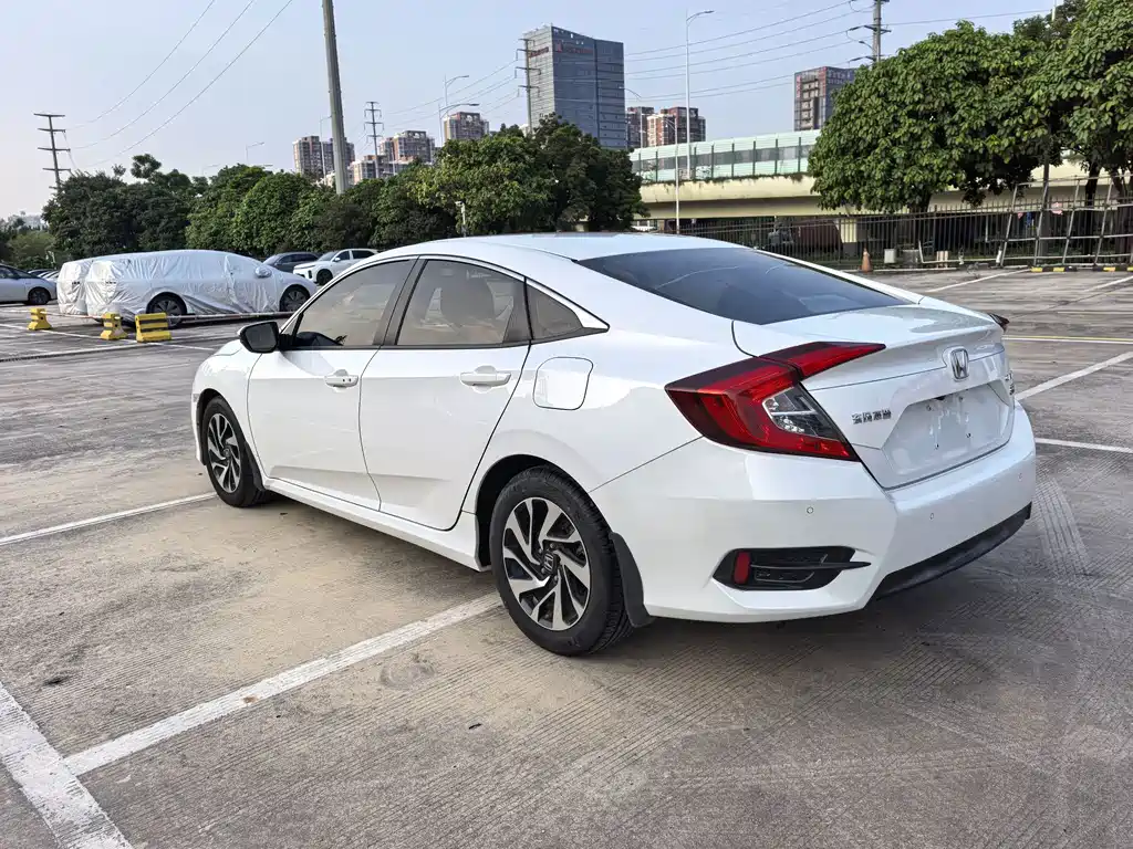 Honda Civic — миниатюра 6