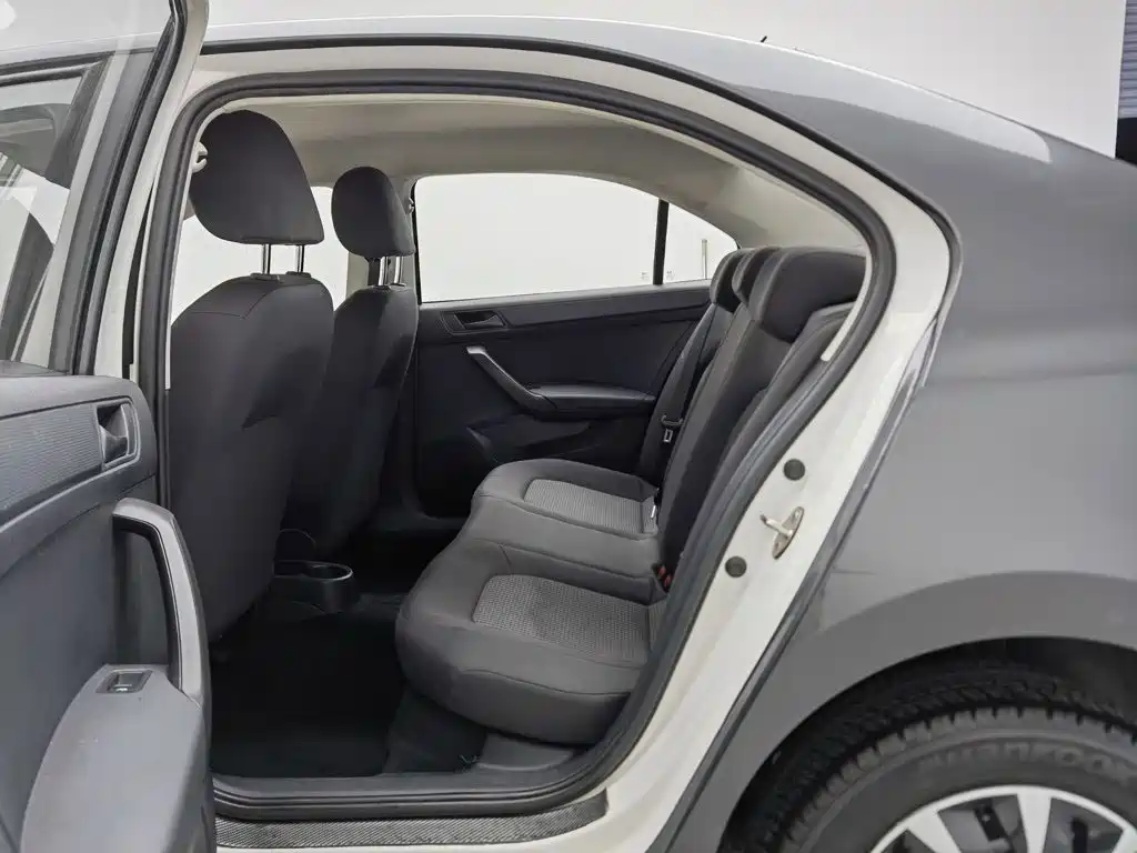 Volkswagen Santana — миниатюра 15
