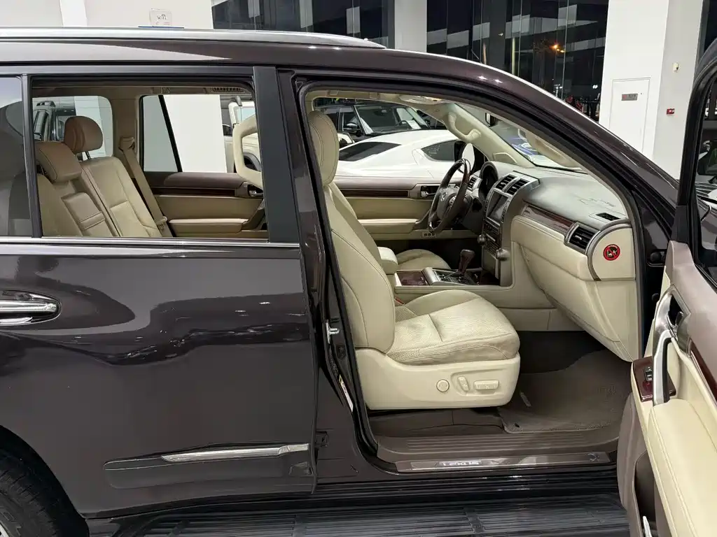 Lexus GX — миниатюра 5