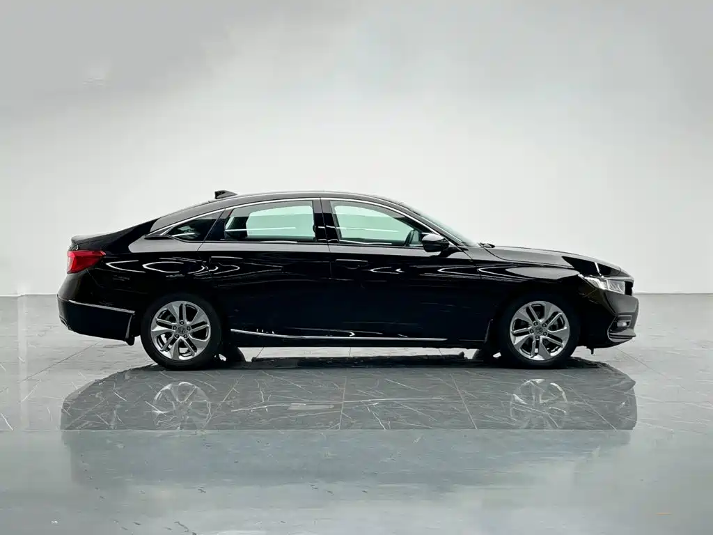 Honda Accord — миниатюра 7