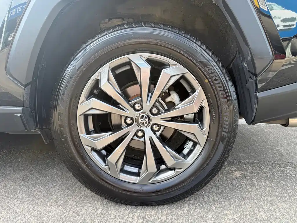 Toyota RAV4 — миниатюра 16
